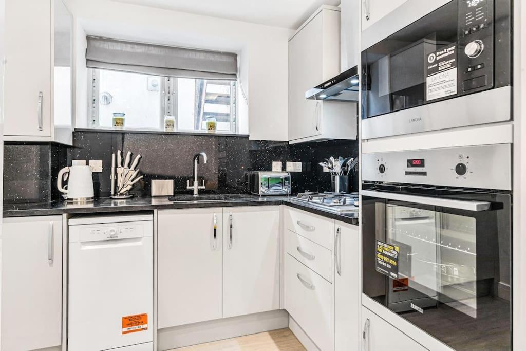 Luxstay Holland Park Apartment With Ac London Ngoại thất bức ảnh