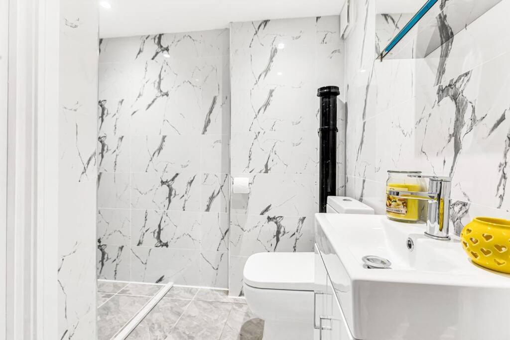 Luxstay Holland Park Apartment With Ac London Ngoại thất bức ảnh