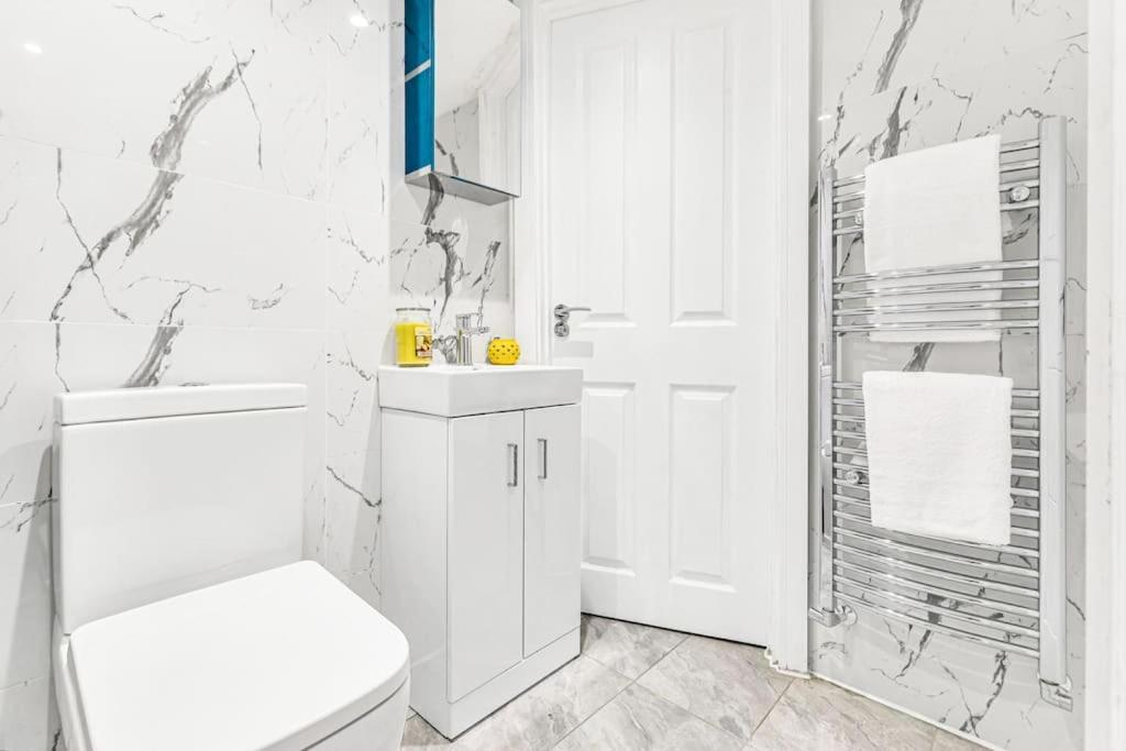 Luxstay Holland Park Apartment With Ac London Ngoại thất bức ảnh